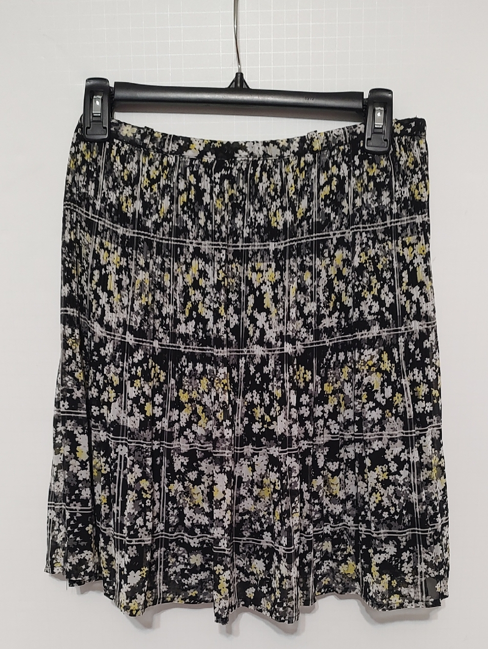 Elle Black Floral Sheer Pleated Skirt With Lining Sz Small